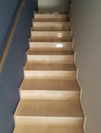 ניקיון המדרגות לפסח