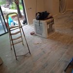 ריצפה מלוכלכת אחרי שיפוצים