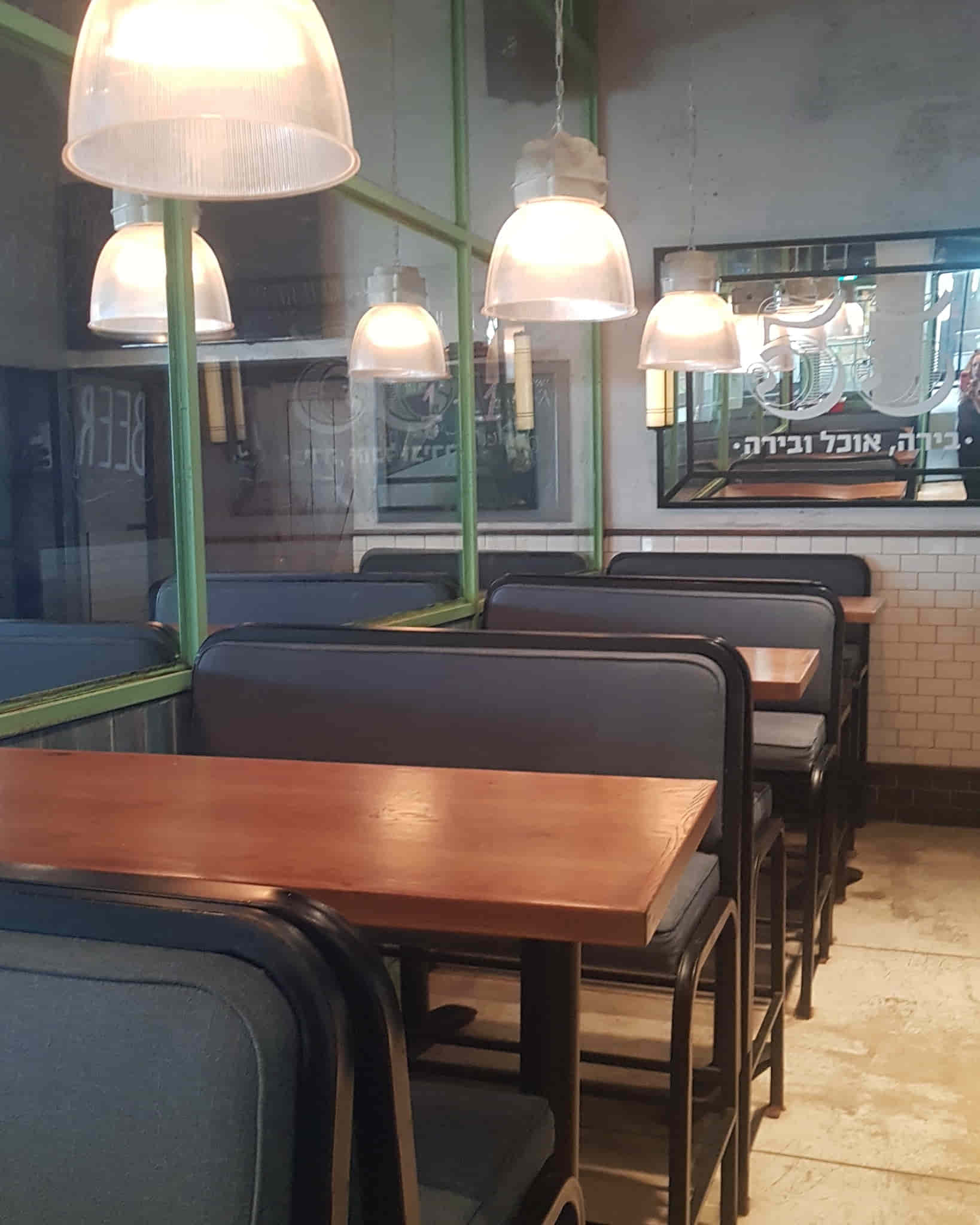 ניקוי מושבים במסעדה