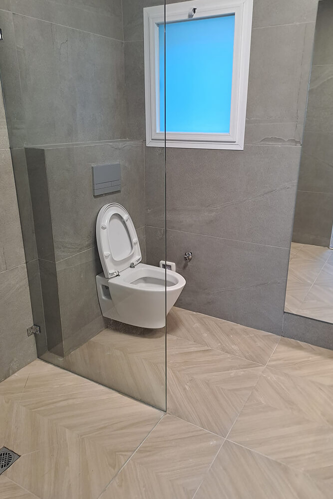 ניקוי שירותים בבית פרטי