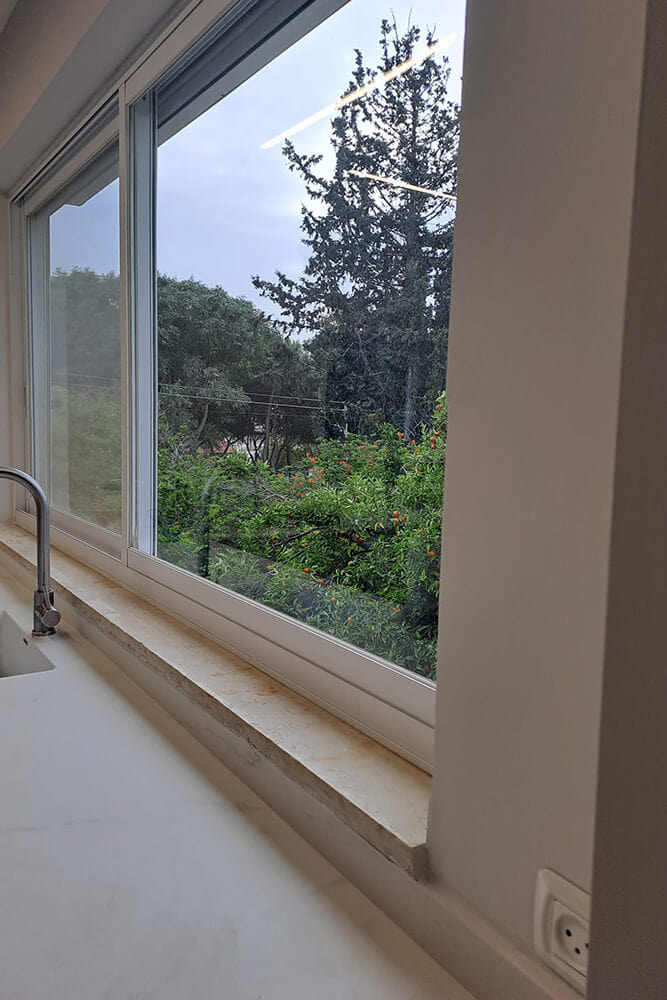 ניקוי מטבח בבית פרטי על ידי חברת ניקיון אחר